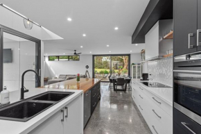 Luxurious Haven House by the Beachside Ocean Grove, Ocean Grove